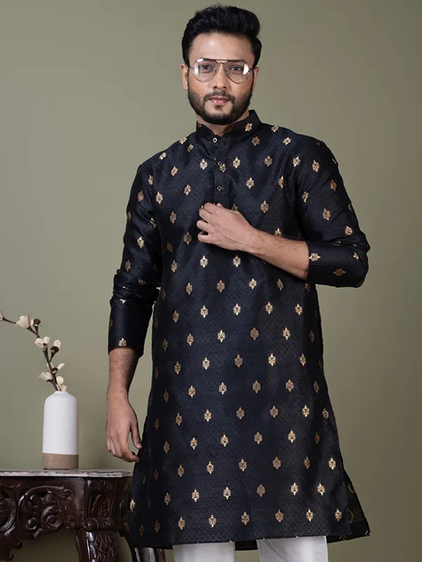 Black_Mandarin_Collar_Jacquard_Kurta_With_Pyjama_For_Men