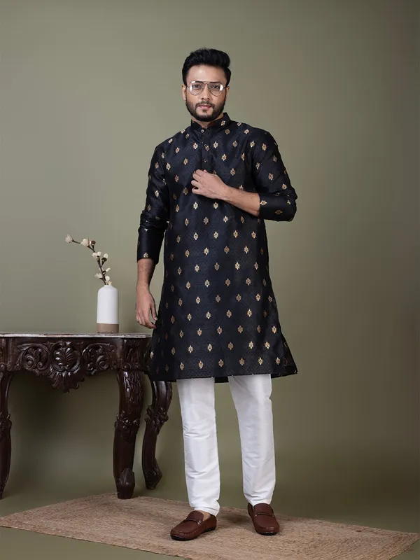 Black_Mandarin_Collar_Jacquard_Kurta_With_Pyjama_For_Men