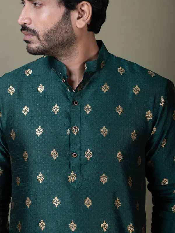 Green_Mandarin_Collar_Jacquard_Kurta_With_Pyjama_For_Men