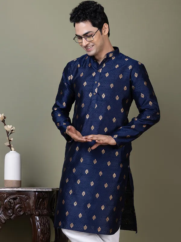 Navy_Mandarin_Collar_Jacquard_Kurta_With_Pyjama_For_Men