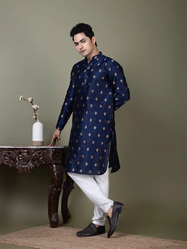 Navy_Mandarin_Collar_Jacquard_Kurta_With_Pyjama_For_Men
