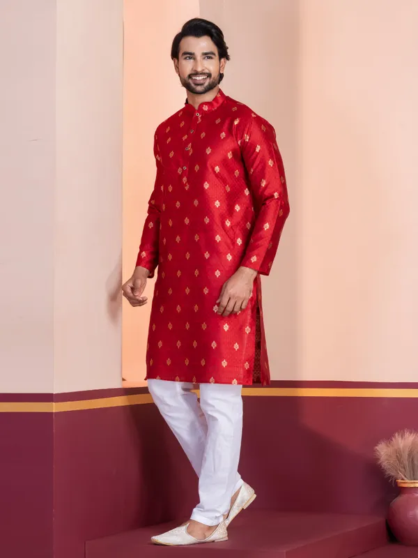 Red_Mandarin_Collar_Jacquard_Kurta_With_Pyjama_For_Men