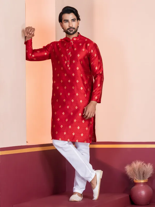 Red_Mandarin_Collar_Jacquard_Kurta_With_Pyjama_For_Men