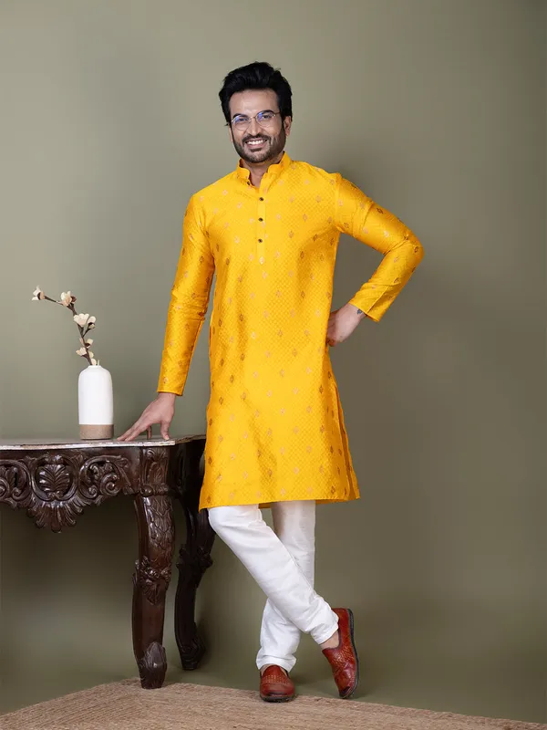 Yellow_Mandarin_Collar_Jacquard_Kurta_With_Pyjama_For_Men