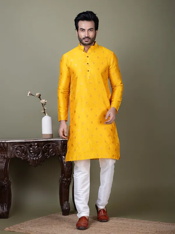 Yellow_Mandarin_Collar_Jacquard_Kurta_With_Pyjama_For_Men