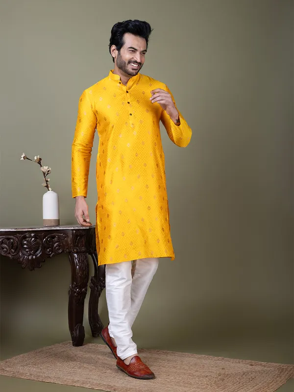 Yellow_Mandarin_Collar_Jacquard_Kurta_With_Pyjama_For_Men
