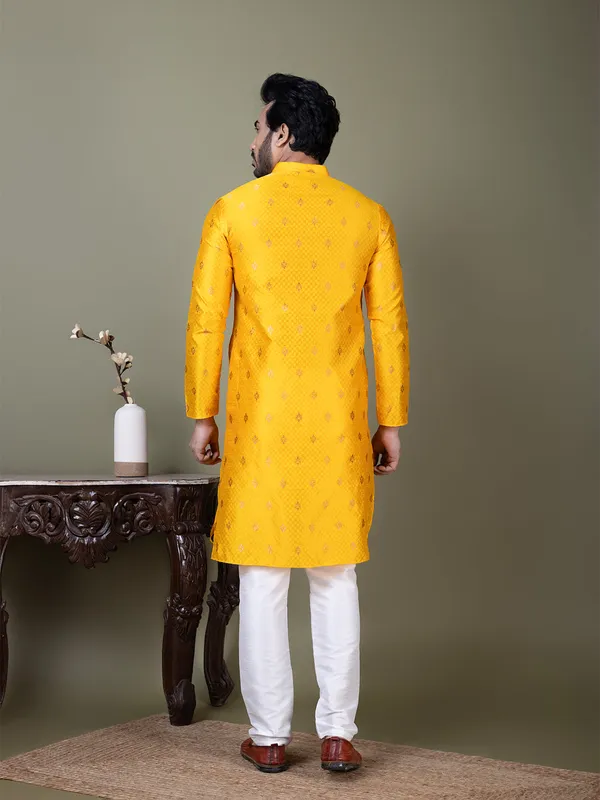 Yellow_Mandarin_Collar_Jacquard_Kurta_With_Pyjama_For_Men