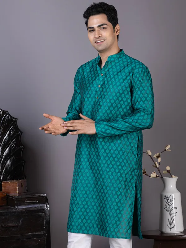 Green_Mandarin_Collar_Jacquard_Kurta_With_Pyjama_For_Men