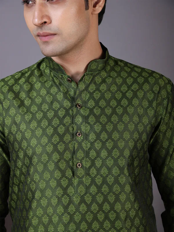 Green_Mandarin_Collar_Jacquard_Kurta_With_Pyjama_For_Men