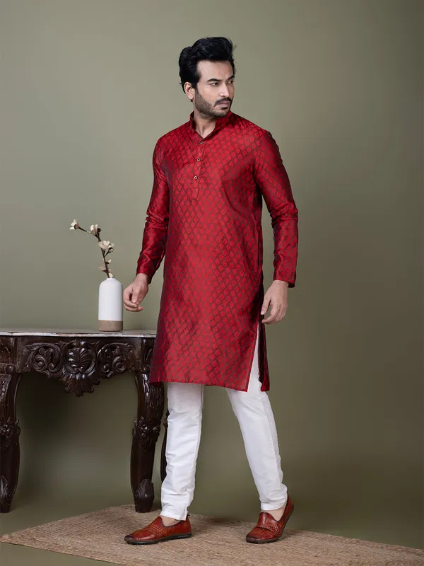 Maroon_Mandarin_Collar_Jacquard_Kurta_With_Pyjama_For_Men