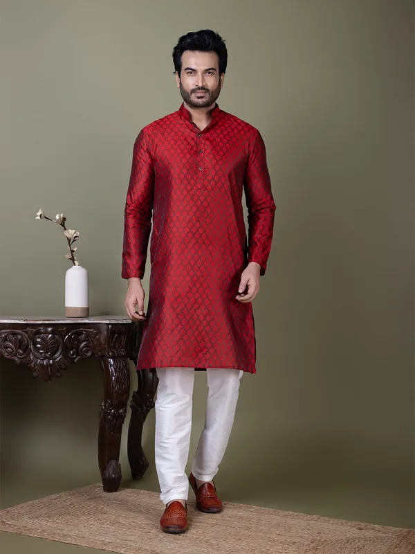 Maroon_Mandarin_Collar_Jacquard_Kurta_With_Pyjama_For_Men