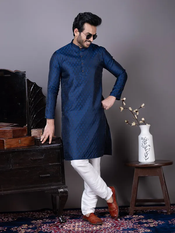 Navy_Mandarin_Collar_Jacquard_Kurta_With_Pyjama_For_Men