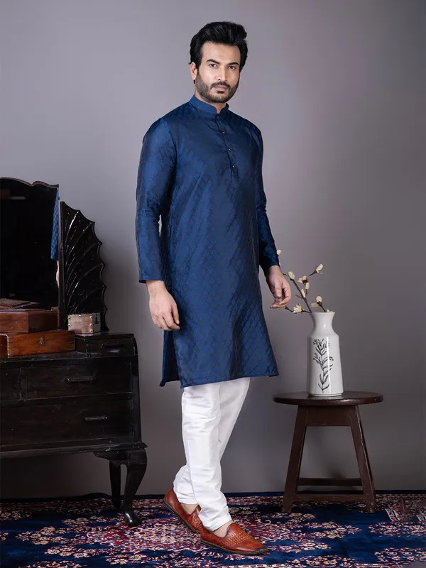 Navy_Mandarin_Collar_Jacquard_Kurta_With_Pyjama_For_Men