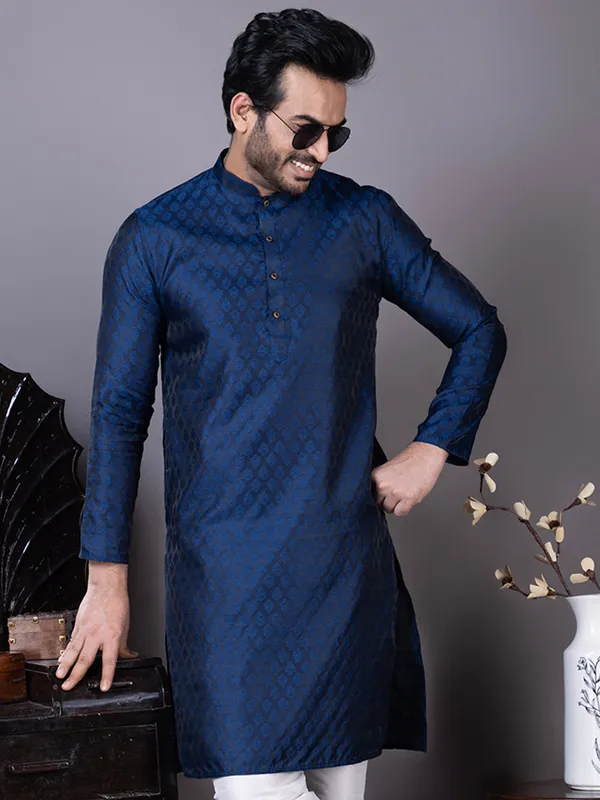 Navy_Mandarin_Collar_Jacquard_Kurta_With_Pyjama_For_Men