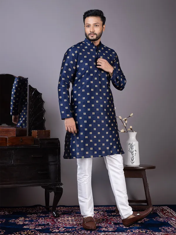 Navy_Mandarin_Collar_Jacquard_Kurta_With_Pyjama_For_Men