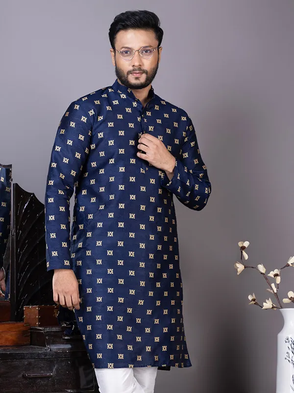 Navy_Mandarin_Collar_Jacquard_Kurta_With_Pyjama_For_Men