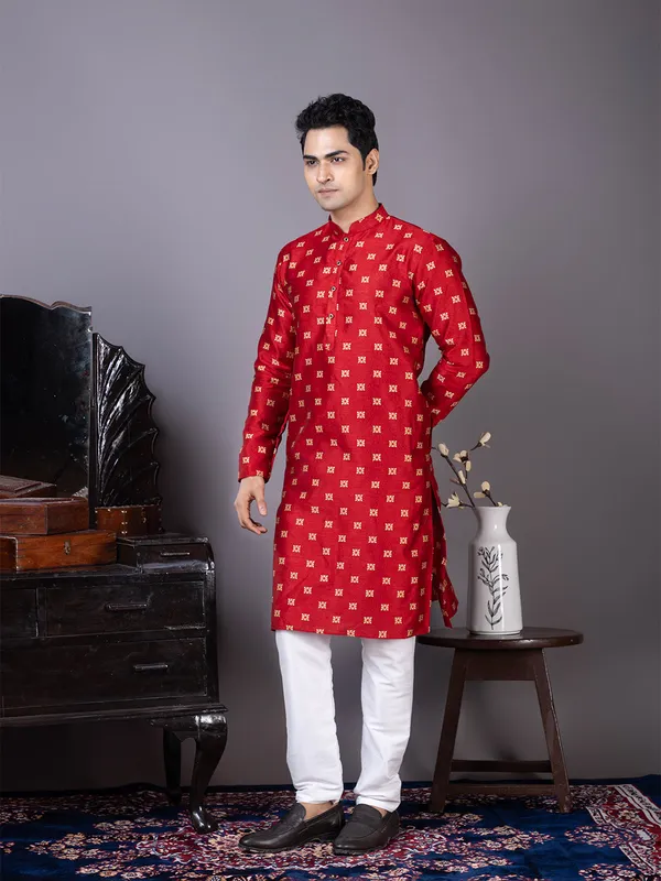 Red_Mandarin_Collar_Jacquard_Kurta_With_Pyjama_For_Men