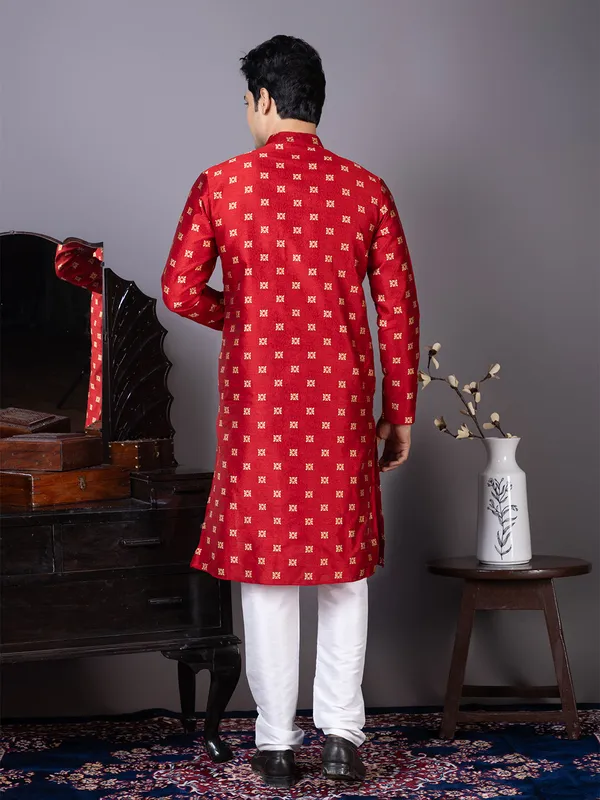 Red_Mandarin_Collar_Jacquard_Kurta_With_Pyjama_For_Men