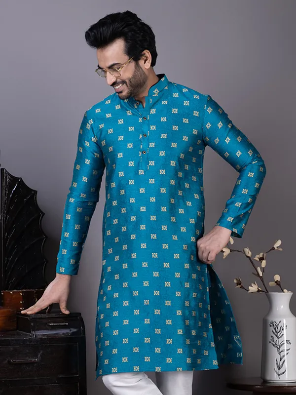 Blue_Mandarin_Collar_Jacquard_Kurta_With_Pyjama_For_Men
