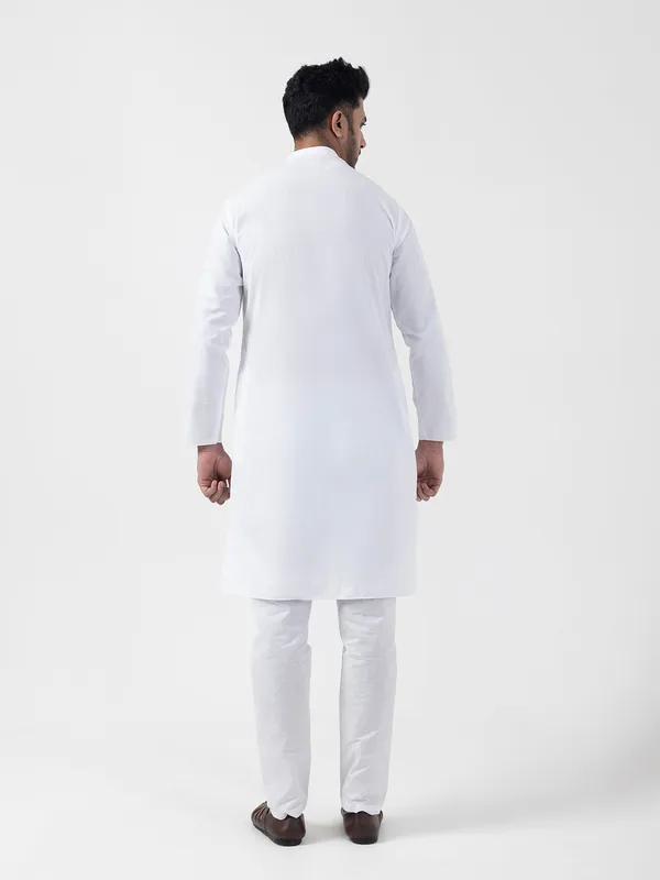 White_Ethnic_Motifs_Printed_Kurta_Pyjama_Set_For_Men