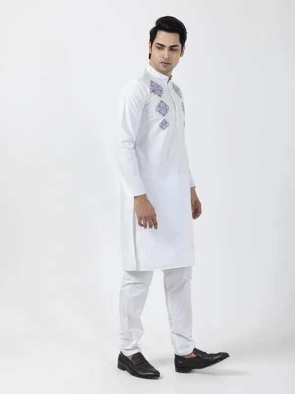 White_Mandarin_Collar_Ethnic_Motifs_Printed_Dupion-Silk_Kurta_Pyjama_Set_For_Men