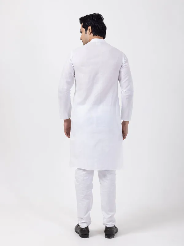 White_Ethnic_Motifs_Printed_Kurta_Pyjama_Set_For_Men