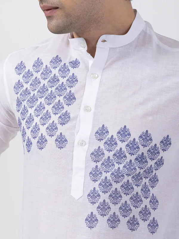 White_Ethnic_Motifs_Printed_Kurta_Pyjama_Set_For_Men