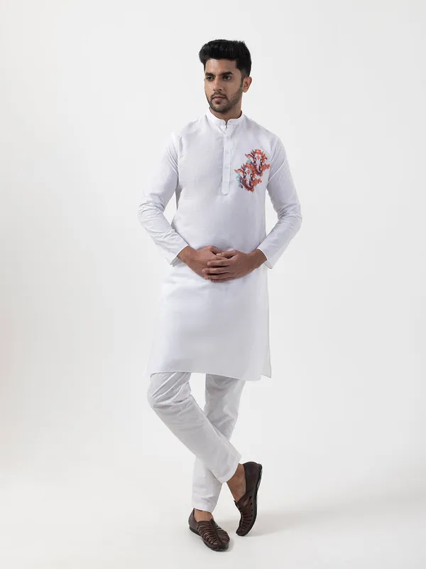 White_Ethnic_Motifs_Printed_Cotton_Kurta_Pyjama_Set_For_Men