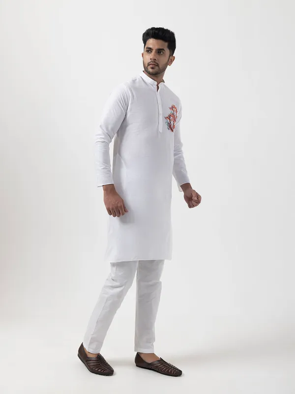 White_Ethnic_Motifs_Printed_Cotton_Kurta_Pyjama_Set_For_Men