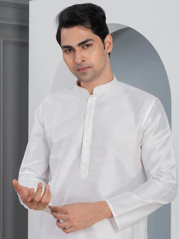 White_Solid_Festive_Straight_Kurta_With_Pyjama_Set_For_Men