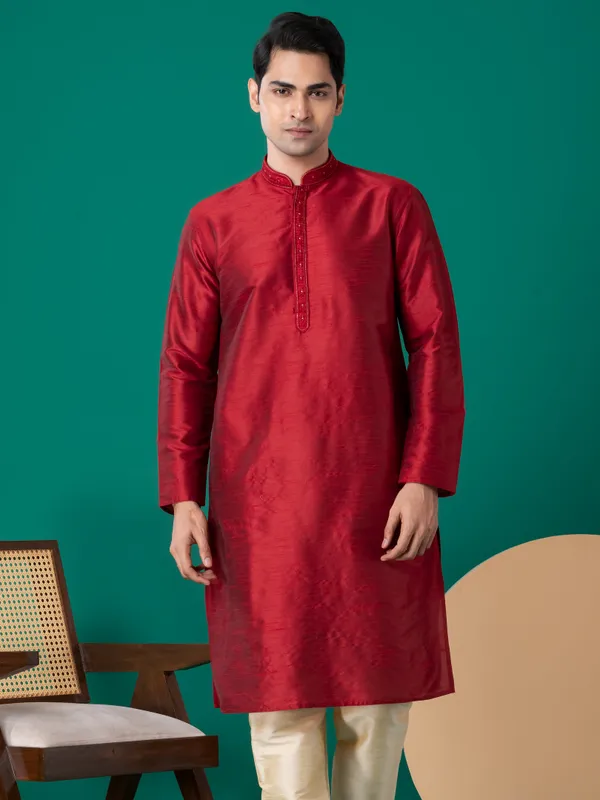 Maroon_Solid_Festive_Straight_Kurta_With_Pyjama_Set_For_Men