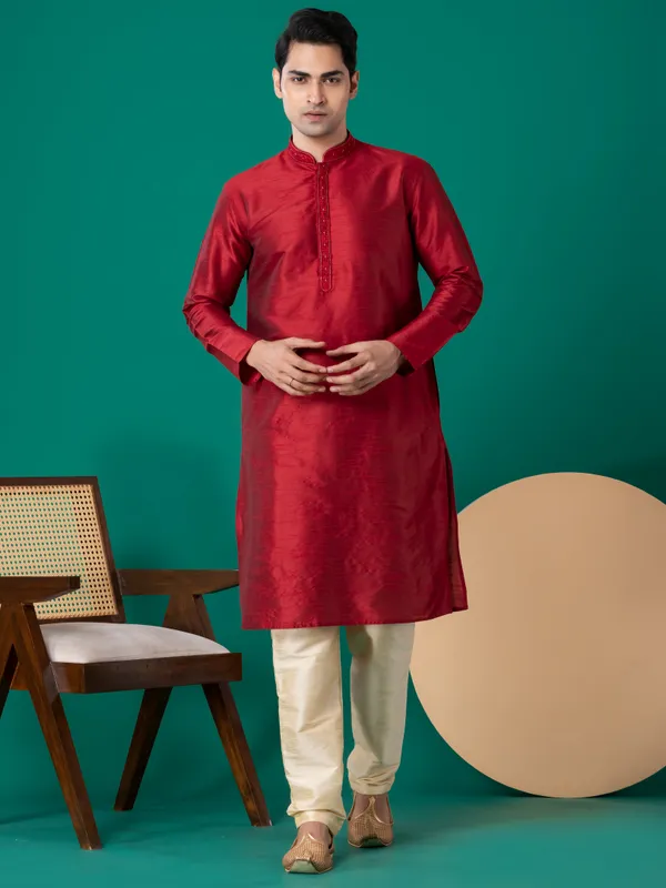 Maroon_Solid_Festive_Straight_Kurta_With_Pyjama_Set_For_Men