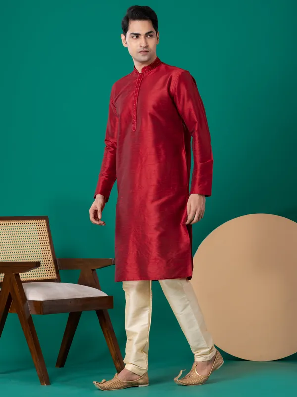 Maroon_Solid_Festive_Straight_Kurta_With_Pyjama_Set_For_Men