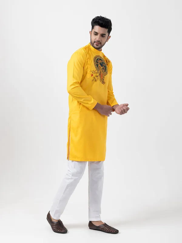 Mustard_Side_Placket_Printed_Kurta-Pyjama_Set_For_Men