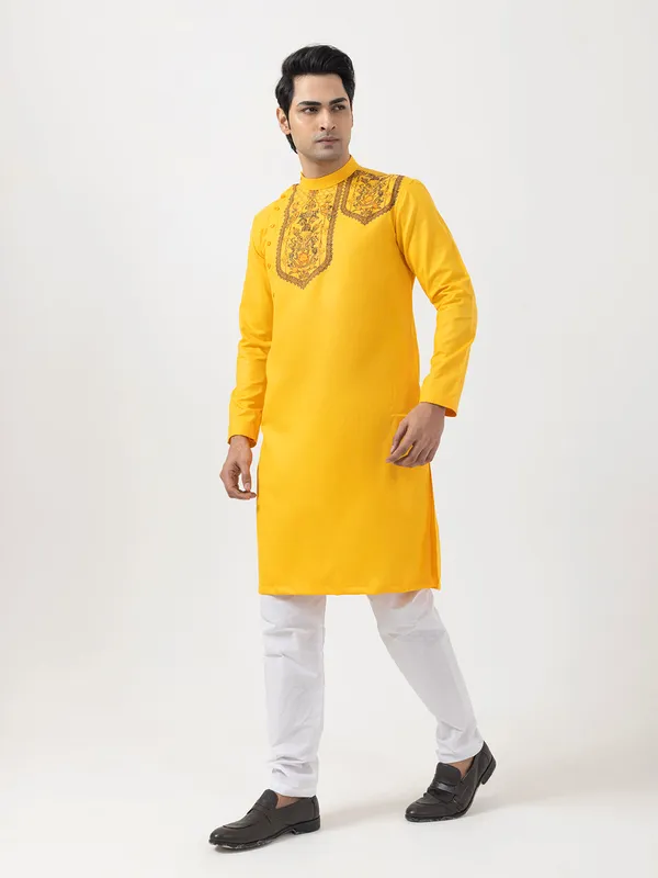 Mustard_Side_Placket_Printed_Kurta-Pyjama_Set_For_Men