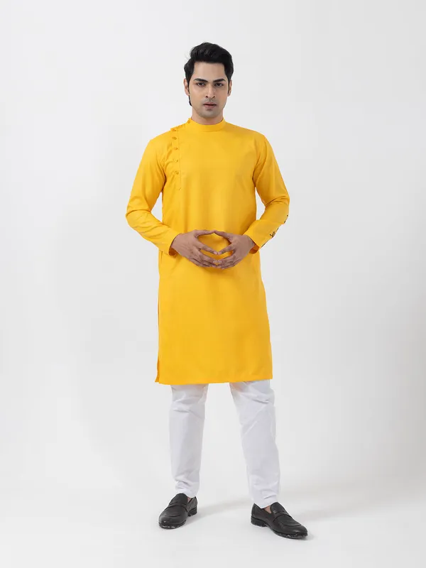 Mustard_Side_Placket_Printed_Kurta-Pyjama_Set_For_Men
