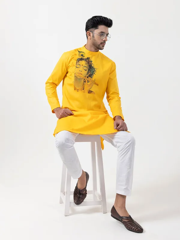 Yellow_Cotton_Kurta_Pyjama_With_Lord_Krishna_Print_For_Men