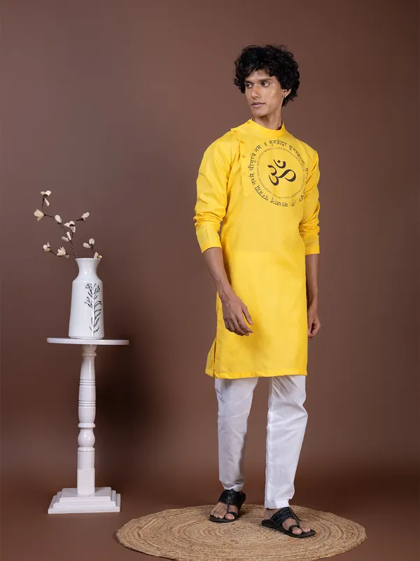 Mustard_Side_Placket_Printed_Kurta-Pyjama_Set_For_Men