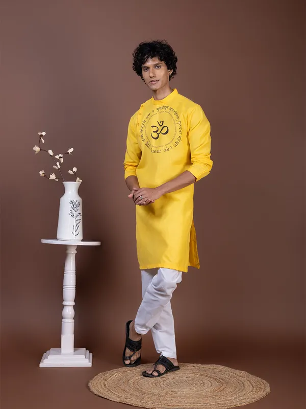 Mustard_Side_Placket_Printed_Kurta-Pyjama_Set_For_Men