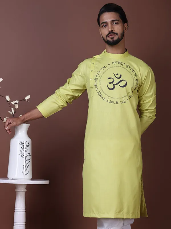 Green_Side_Placket_Printed_Kurta_With_Pyjama_Set_For_Men