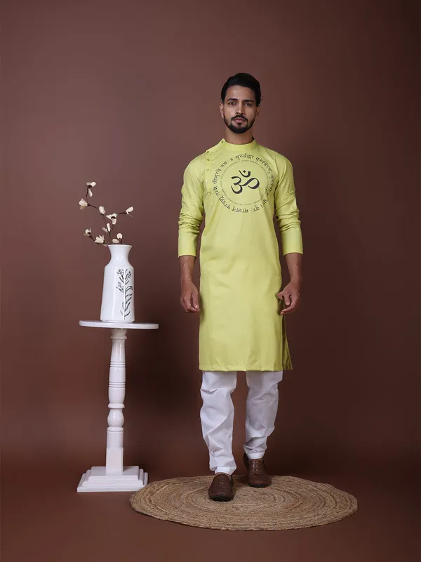 Green_Side_Placket_Printed_Kurta_With_Pyjama_Set_For_Men