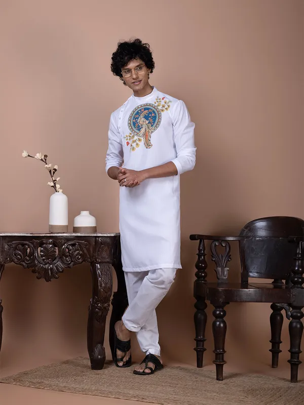 White_Printed_Kurta-Pyjama_Set_For_Men
