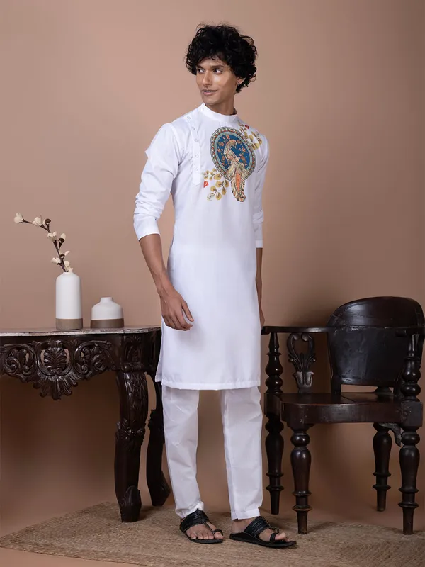 White_Printed_Kurta-Pyjama_Set_For_Men
