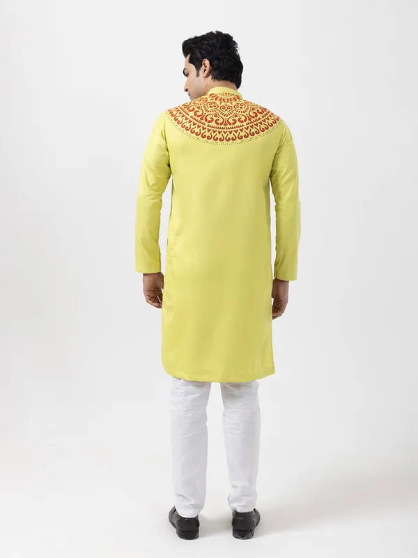 Mustard_Side_Placket_Printed_Kurta-Pyjama_Set_For_Men