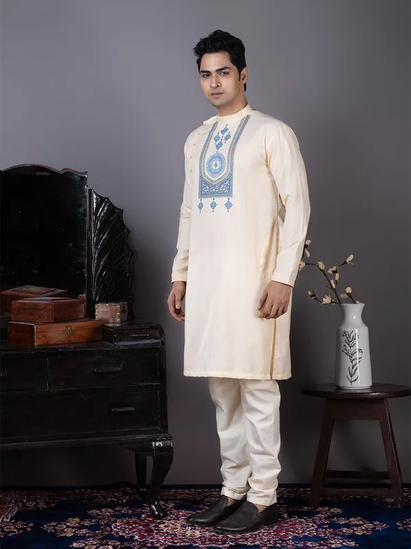 Beige_Side_Placket_Printed_Kurta_White_Pyjama_Set_For_Men