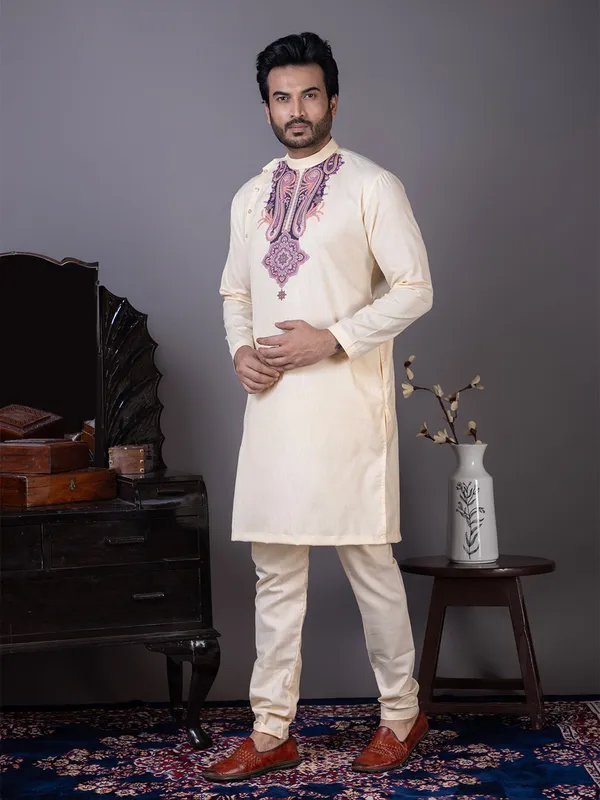 Beige_Side_Placket_Printed_Kurta_With_Pyjama_Set_For_Men