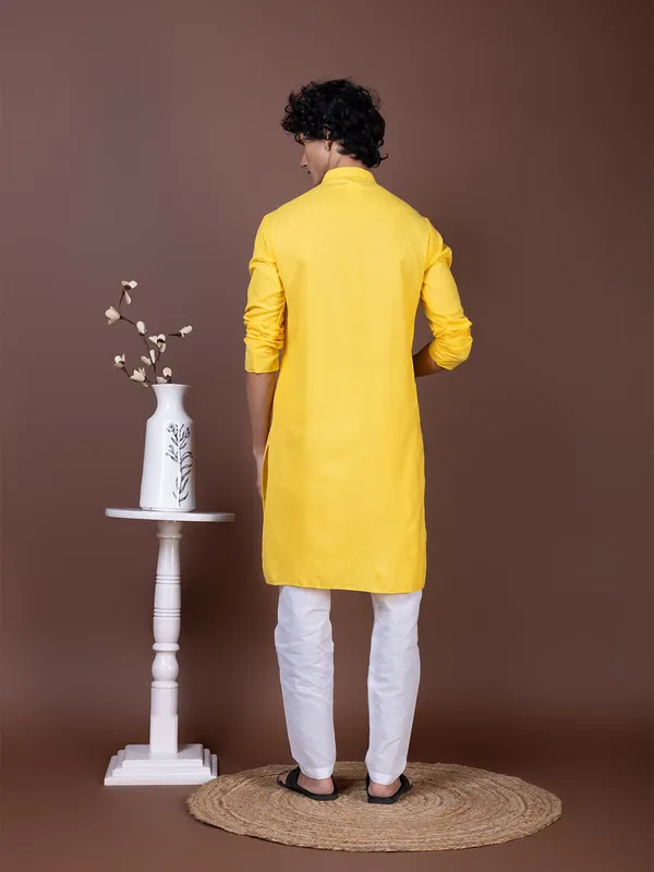 Yellow_Printed_Kurta_Pyjama_Set_For_Men