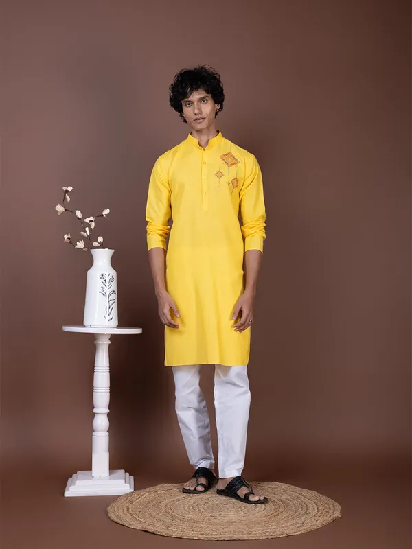 Yellow_Printed_Kurta_Pyjama_Set_For_Men