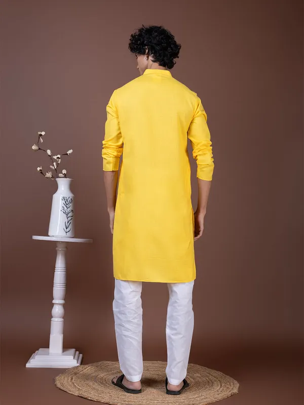 Yellow_Printed_Kurta_Pyjama_Set_For_Men