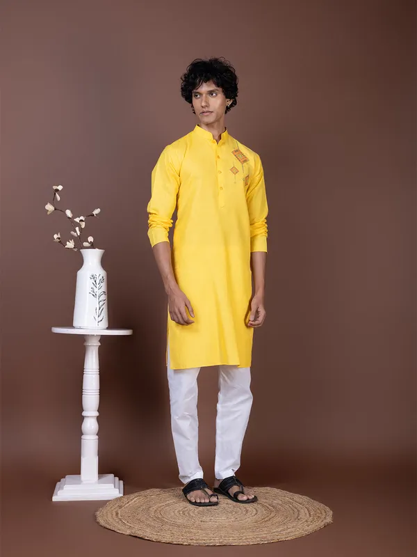 Yellow_Printed_Kurta_Pyjama_Set_For_Men